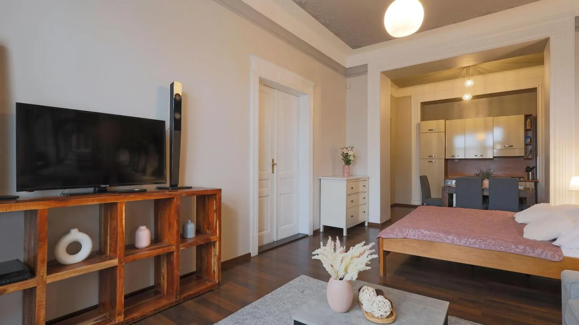 براغ Janackovo - Riverside Residence